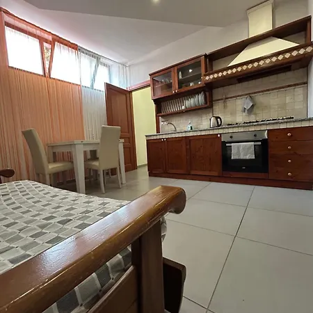 Martone House Apartamento *